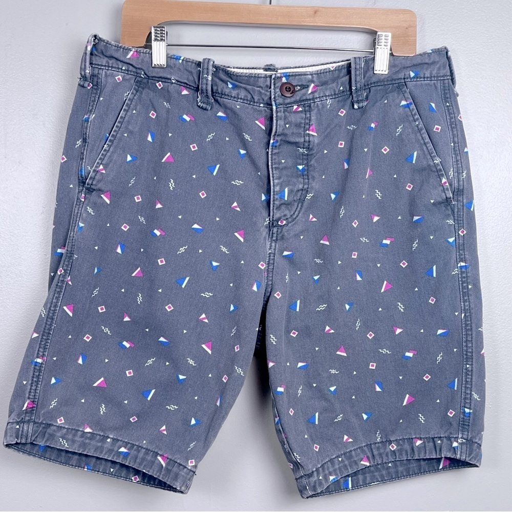 Hollister Men's 80's Allover Print 100% Cotton, Button Fly Shorts Size 34; Party